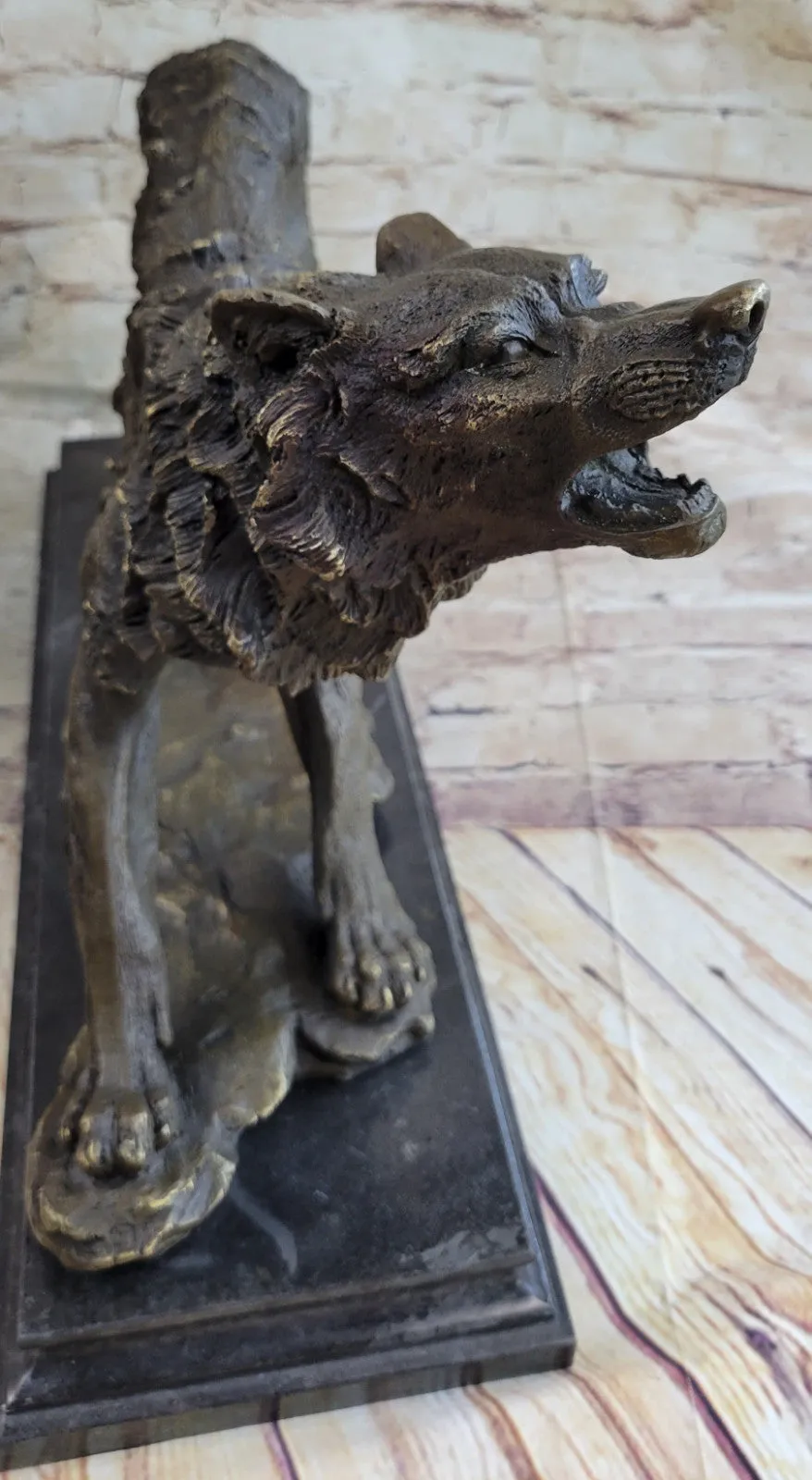 Larger  Size Howling Wolf Bronze Sculpture By European Bronze Finery Artwork